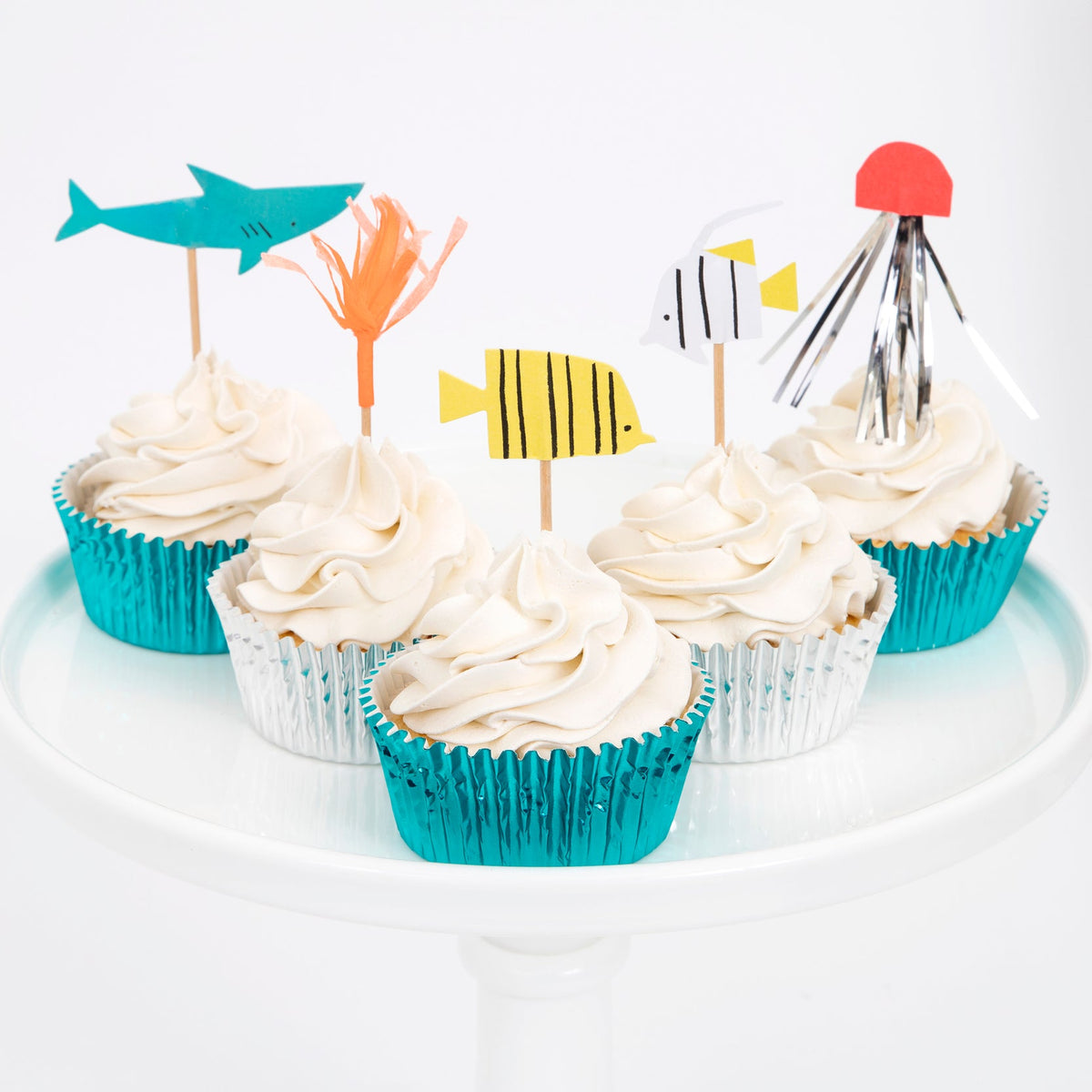 http://www.bubblegummarket.com/cdn/shop/products/meri-meri-party-under-the-sea-cupcake-kit-styled_1200x.jpg?v=1676007293