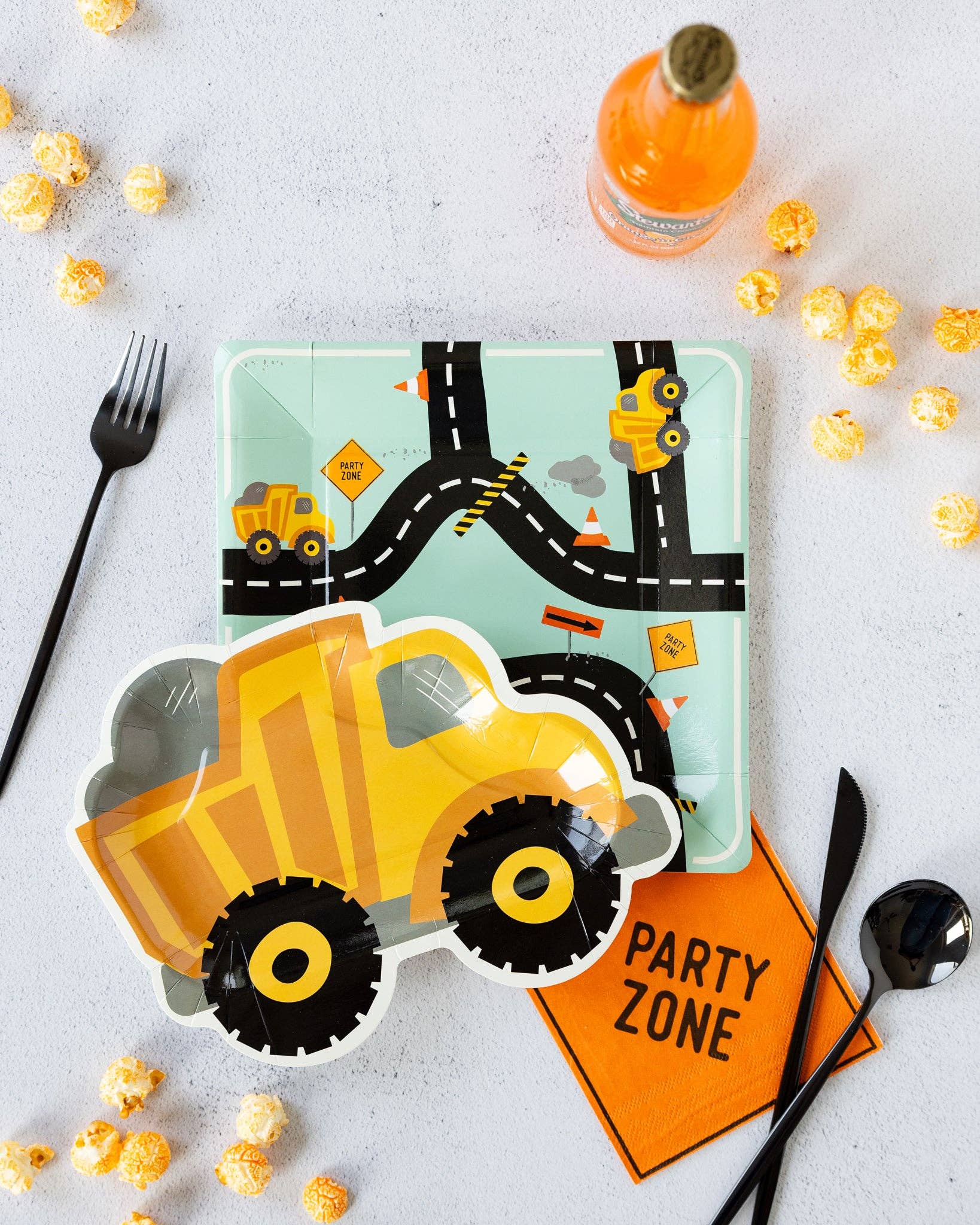 Construction Party Dump Truck Plates 10"