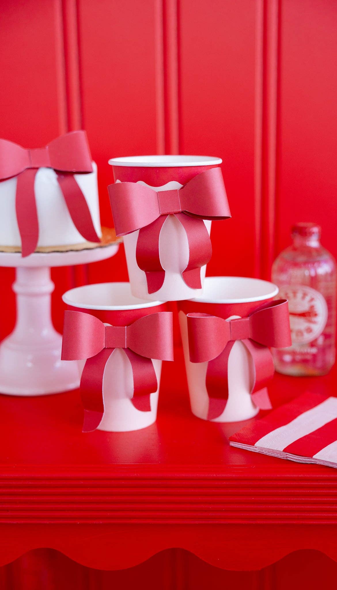 Red & Pink Bow Paper Cups