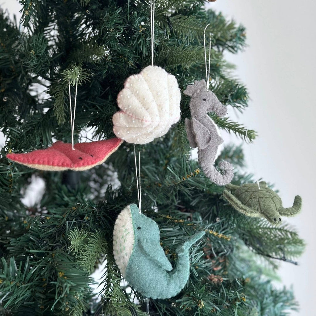 felt-scallop-sea-christmas-ornament-deer-harbour-design-ocean-creatures