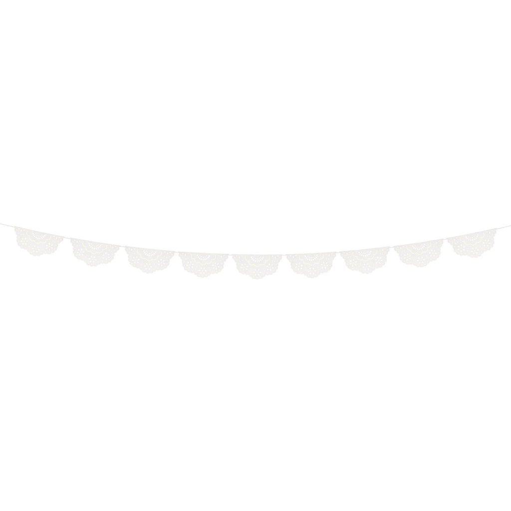 meri-meri-party-broderie-anglaise-lace-white-pennant-garland-full-view