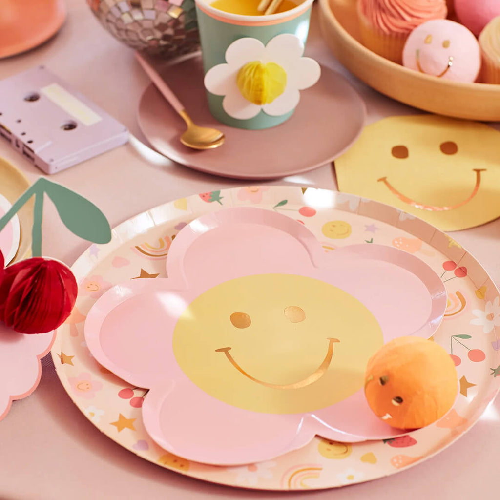 meri-meri-party-happy-face-flower-plates-styled