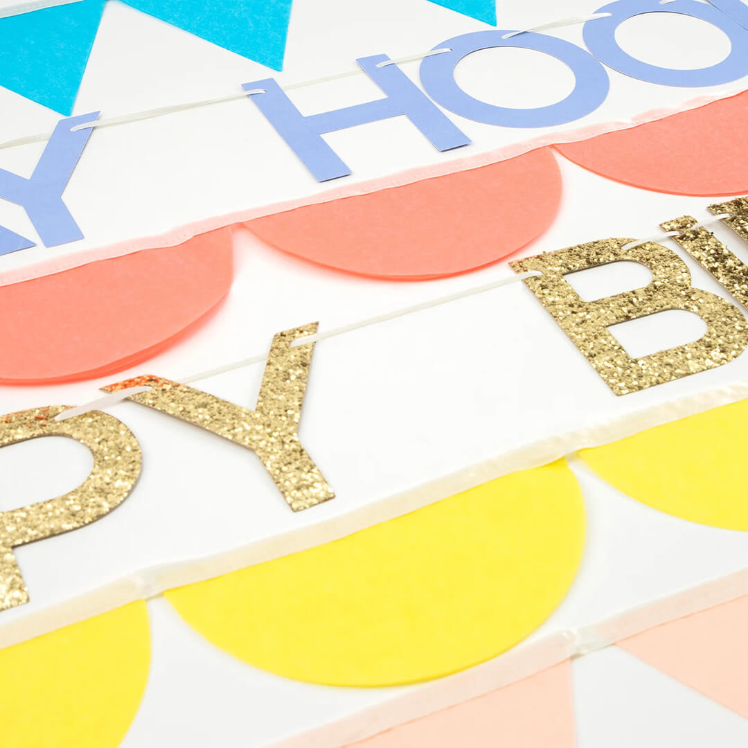 meri-meri-party-rainbow-birthday-garlands-close-up