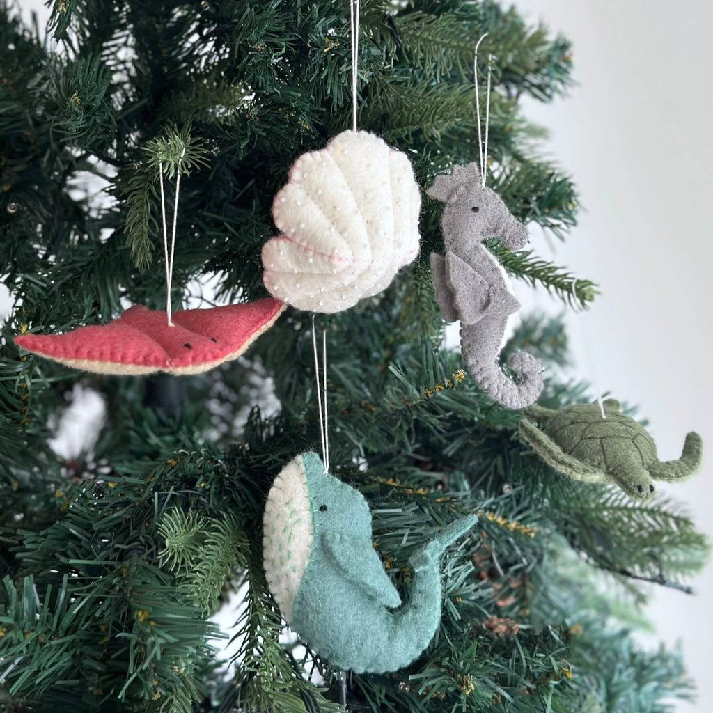 red-felt-stingray-sea-christmas-ornament-deer-harbour-design-ocean-life-sea-creatures