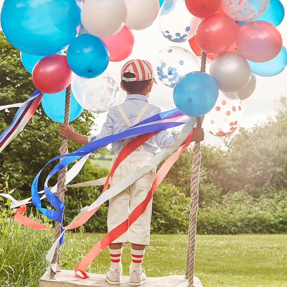 meri-meri-party-4th-of-july-balloon-arch-kit-styled