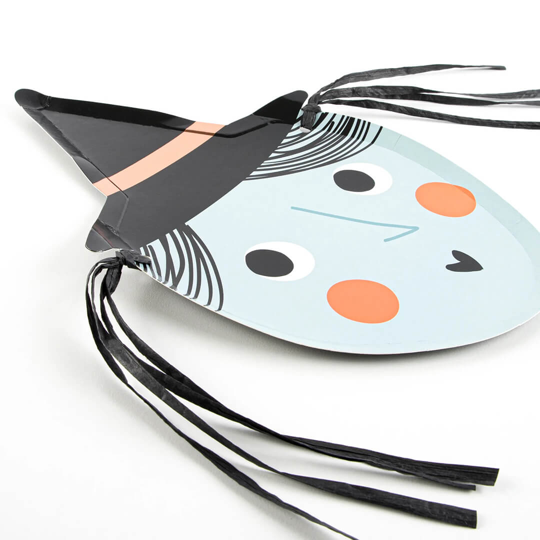 meri-meri-party-halloween-witch-plates-close-up