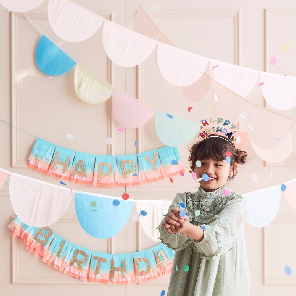 meri-meri-party-peach-tissue-paper-scalloped-garlands-styled