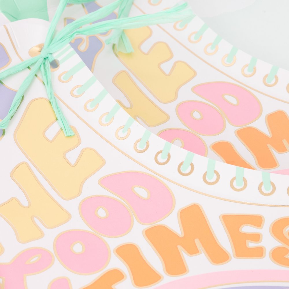 meri-meri-party-roller-skate-plates-close-up